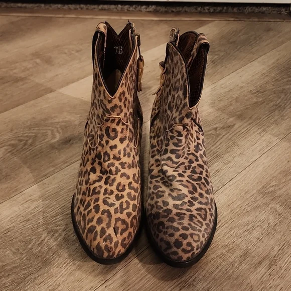 Ariat leapored print darlin booties size 7 - Picture 2 of 12